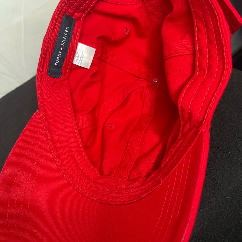 Tommy Hilfiger hat - Picture 4 of 7